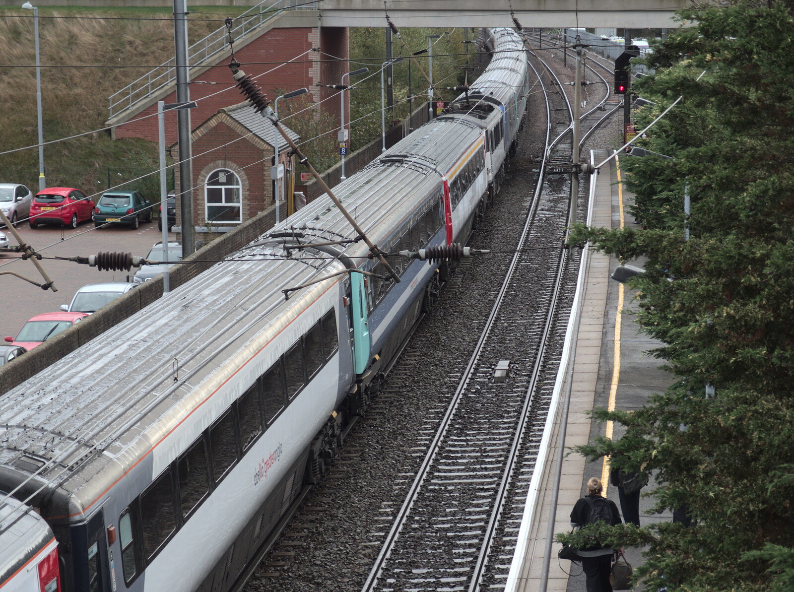Another view of the long train from (Very) Long Train (Not) Running, Stowmarket, Suffolk - 21st October 2014