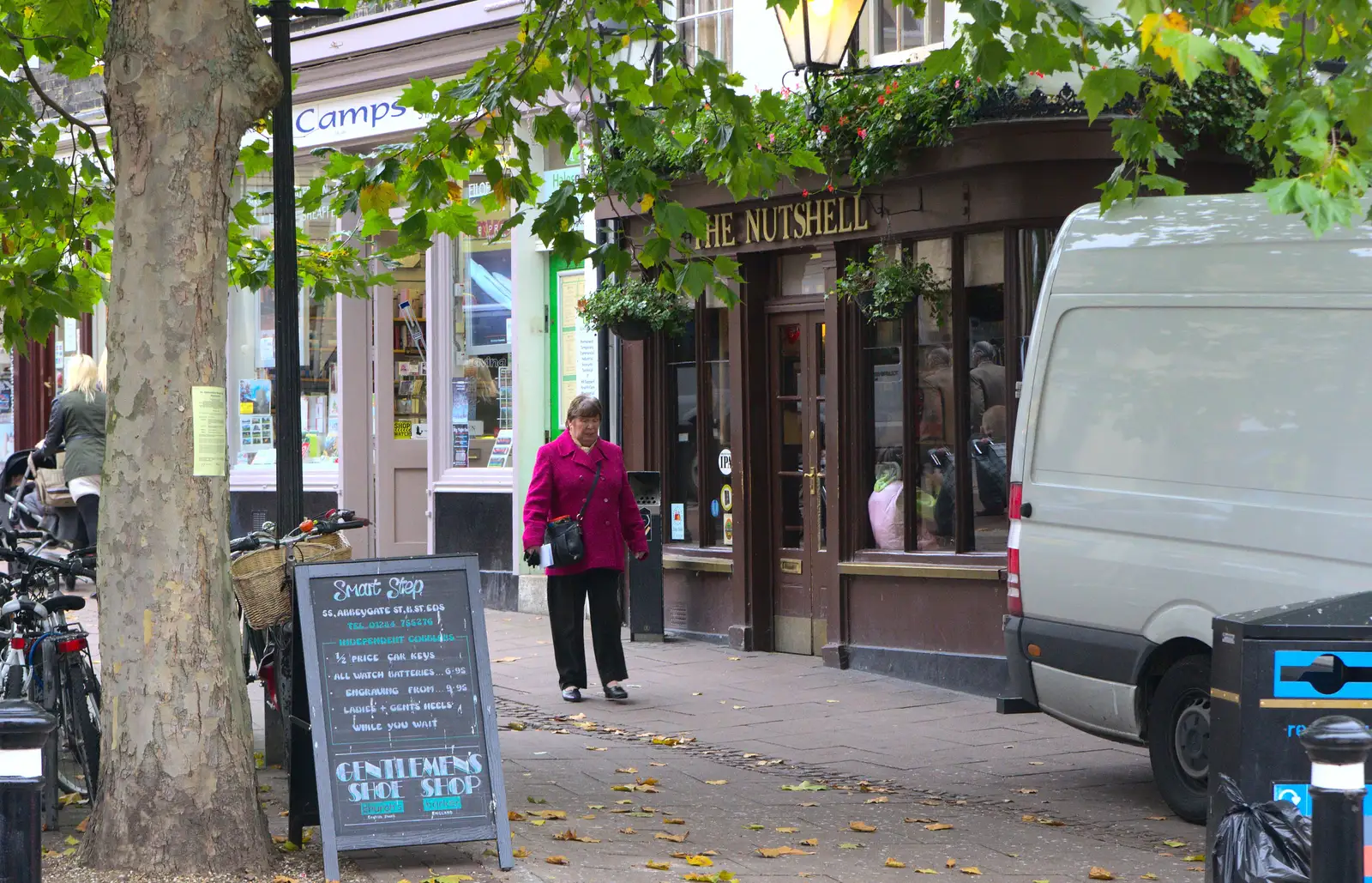 The Nutshell, one of the smallest pubs in England, from A Trip to Abbey Gardens, Bury St. Edmunds, Suffolk - 29th October 2014