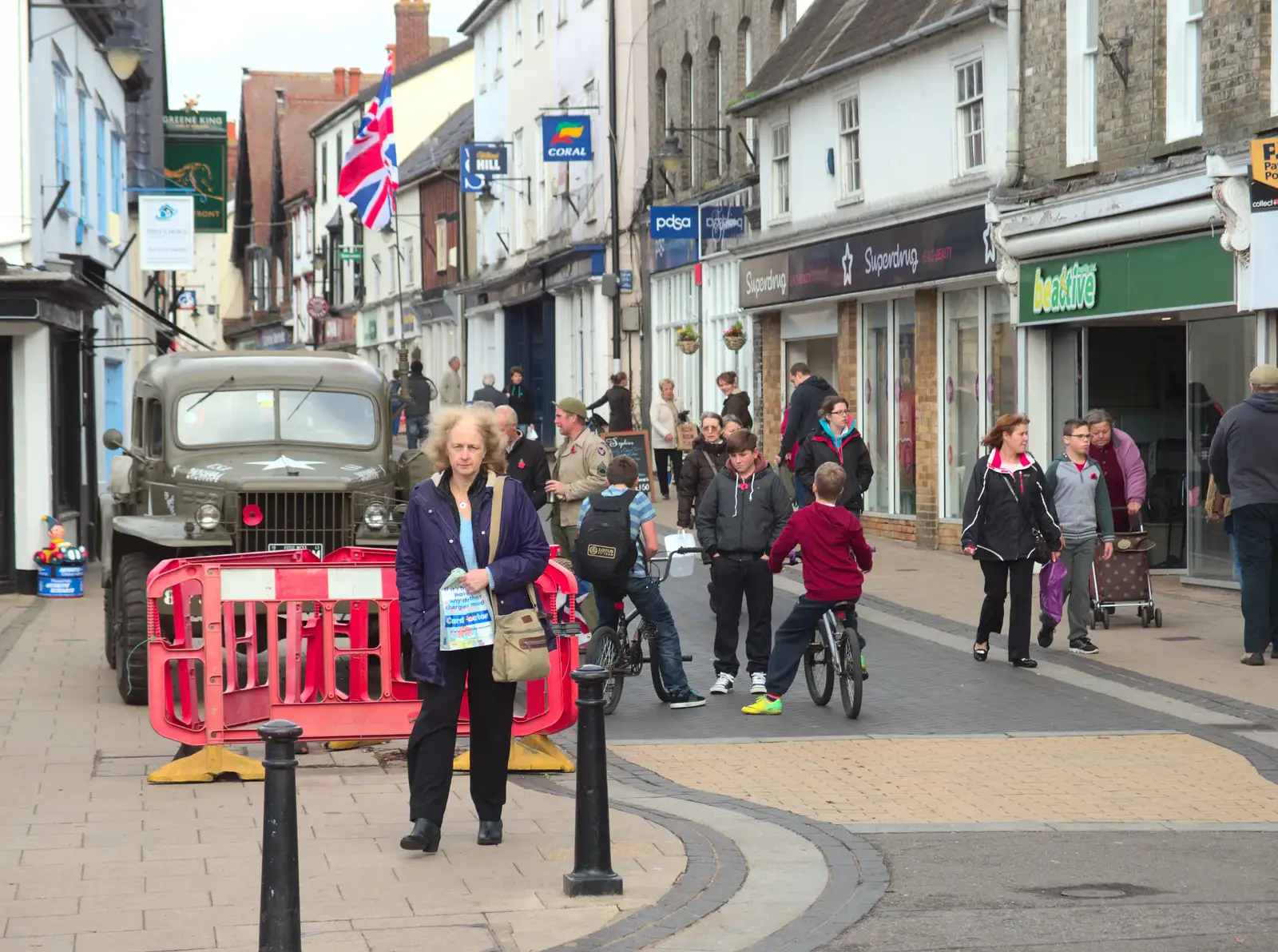 Poppy sellers on Mere Street, from A Saturday in Town, Diss, Norfolk - 8th November 2014