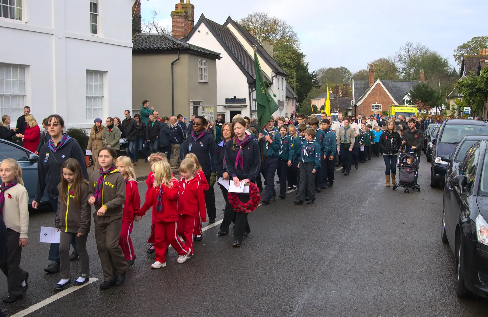 Various columns of Brownies, Cubs and Scouts, from A Remembrance Sunday Parade, Eye, Suffolk - 9th November 2014