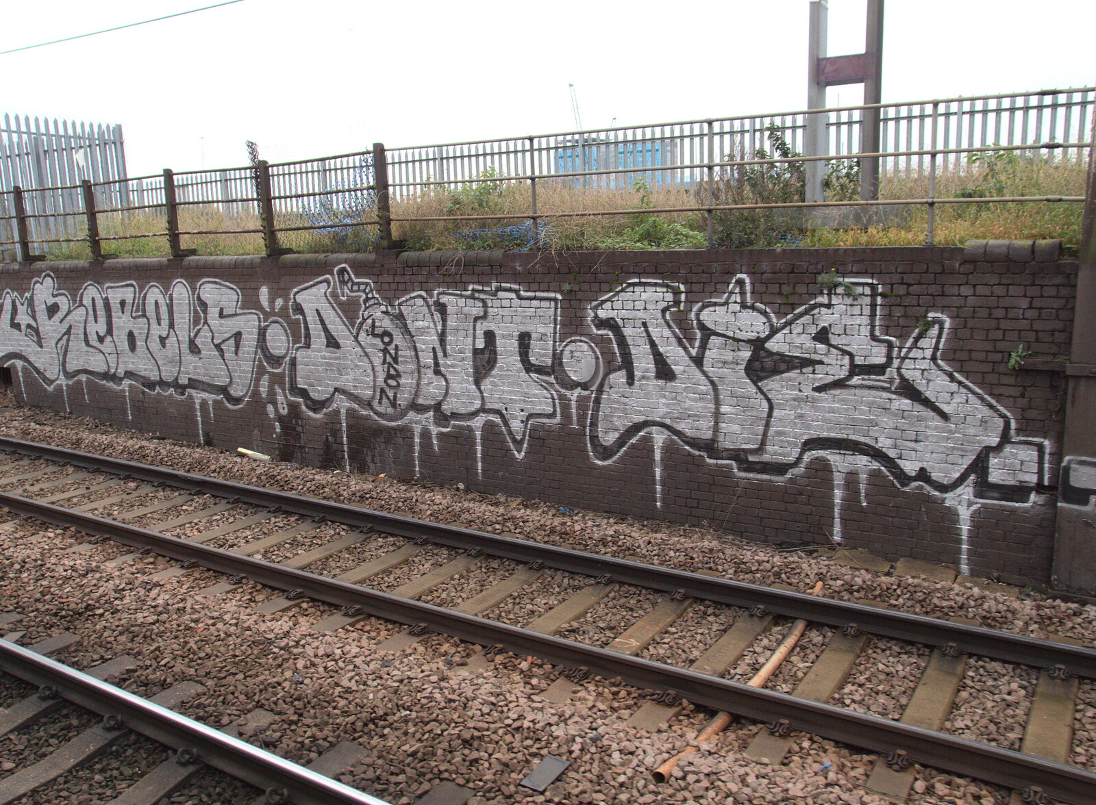 Impressive silver graffiti from A Melting House Made of Wax, Southwark, London - 12th November 2014