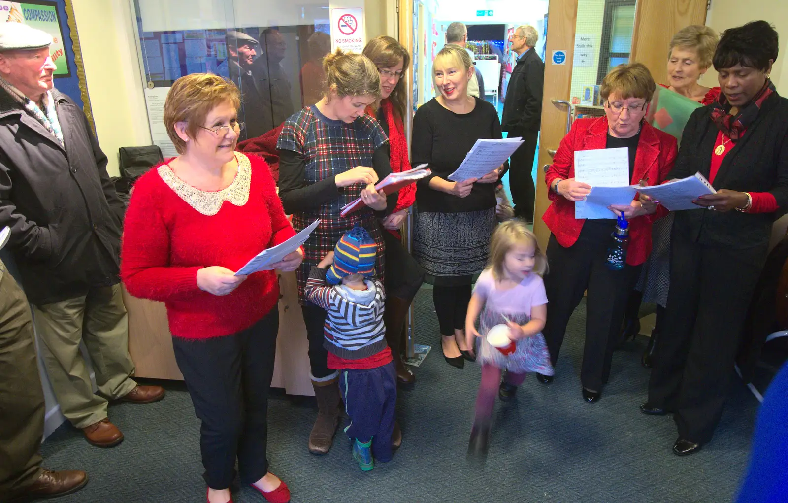 Isobel and the gang are ready to sing, from November Singing, Gislingham Primary School, Suffolk - 17th November 2014