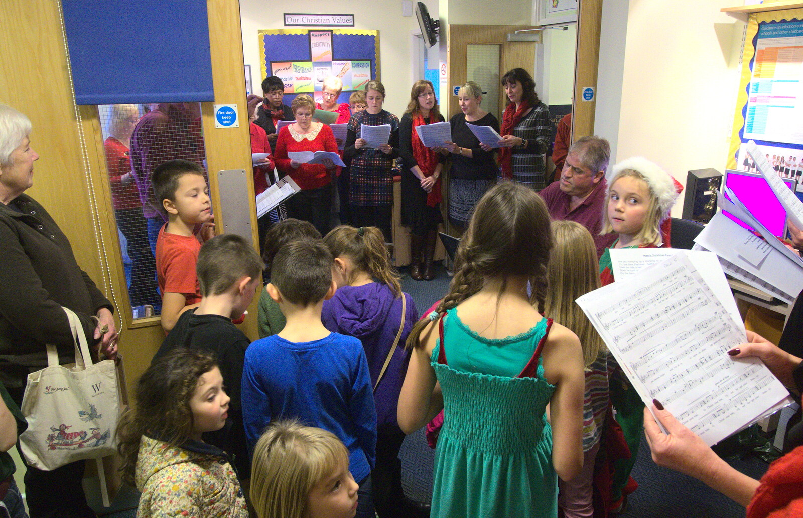 A crowd of children gather to watch from November Singing, Gislingham Primary School, Suffolk - 17th November 2014