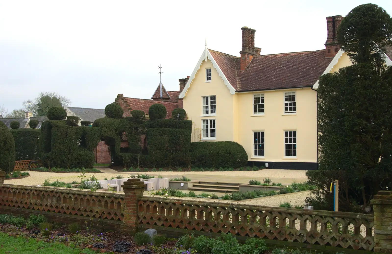 The Oaksmere with its new sunken patio, from The Lorry-Eating Pavement of Diss, Norfolk - 3rd December