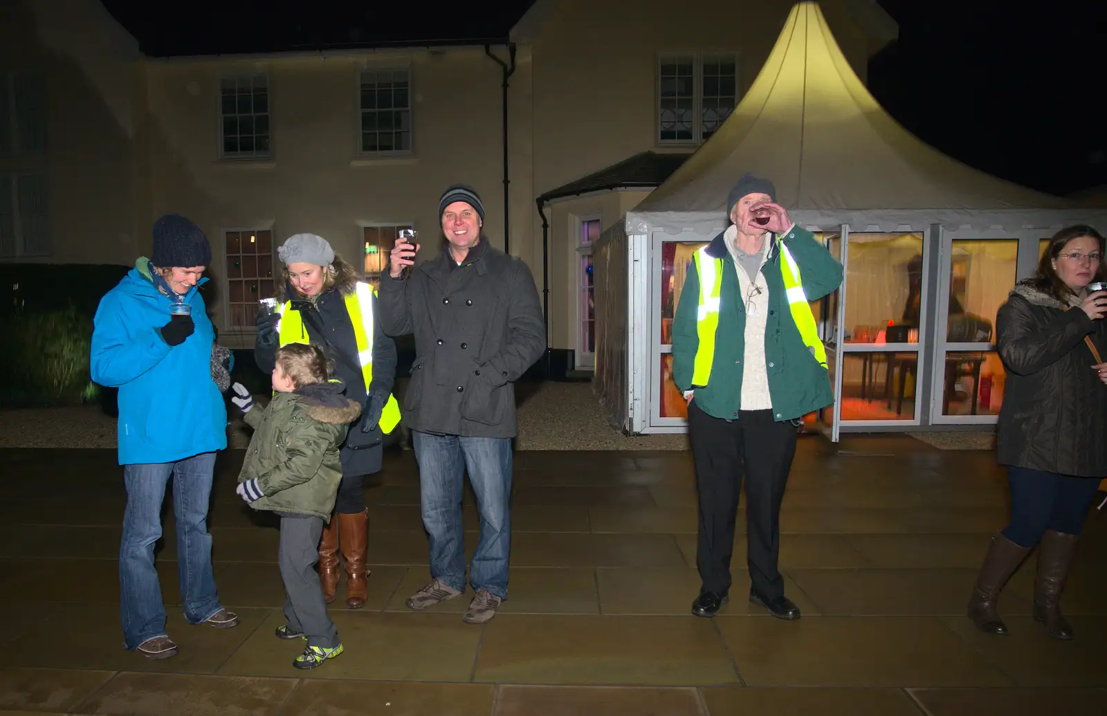 Andrew holds up his beer, from Rick Wakeman, Ian Lavender and the Christmas lights, The Oaksmere, Suffolk - 4th December 2014