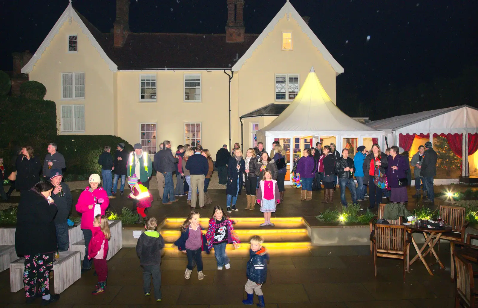 The sunken garden fills up, from Rick Wakeman, Ian Lavender and the Christmas lights, The Oaksmere, Suffolk - 4th December 2014