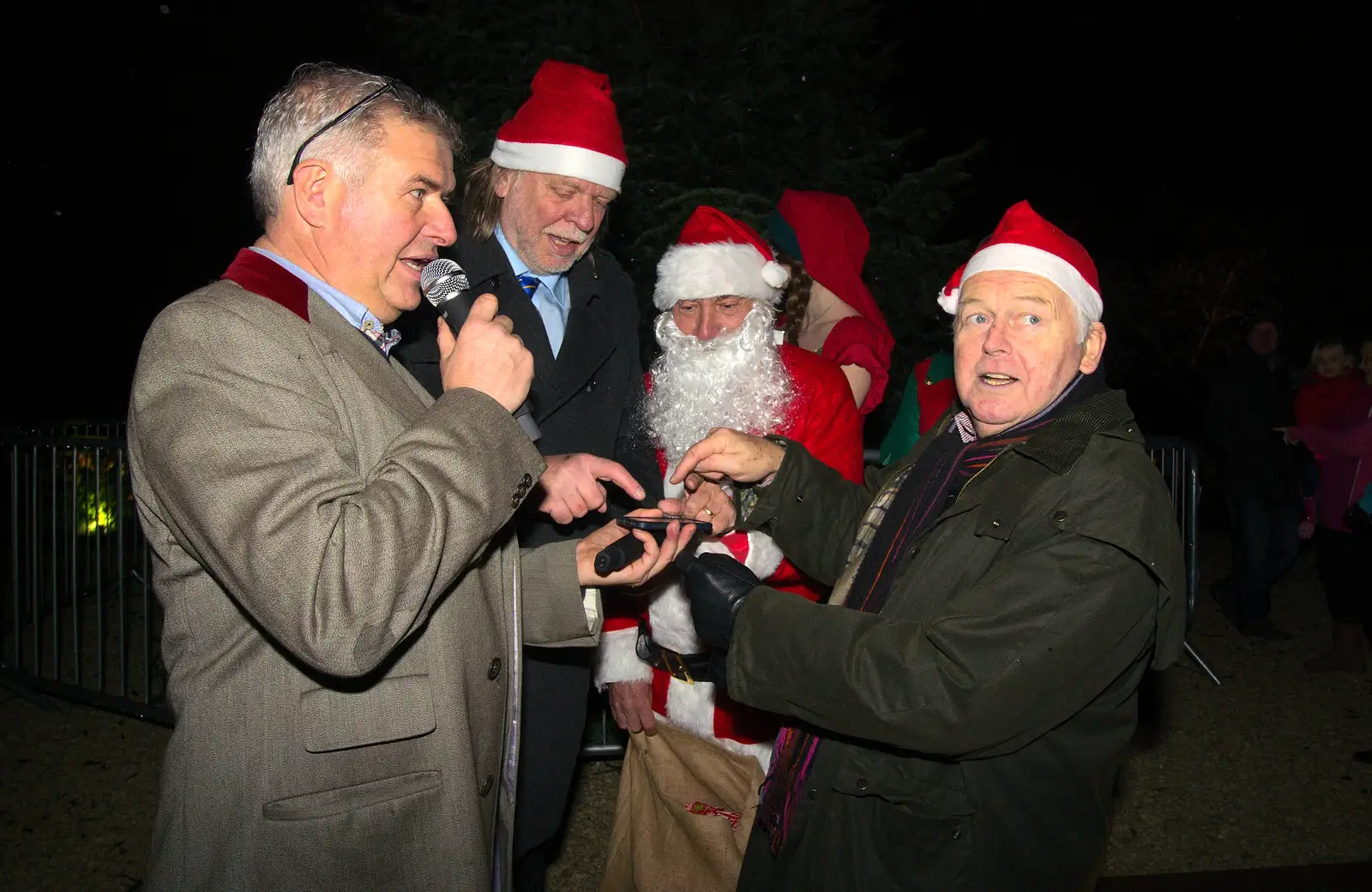 Fraser and the boys switch the lights on, from Rick Wakeman, Ian Lavender and the Christmas lights, The Oaksmere, Suffolk - 4th December 2014