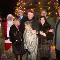 Clive, Suzanne and the other driver get a photo, Rick Wakeman, Ian Lavender and the Christmas lights, The Oaksmere, Suffolk - 4th December 2014