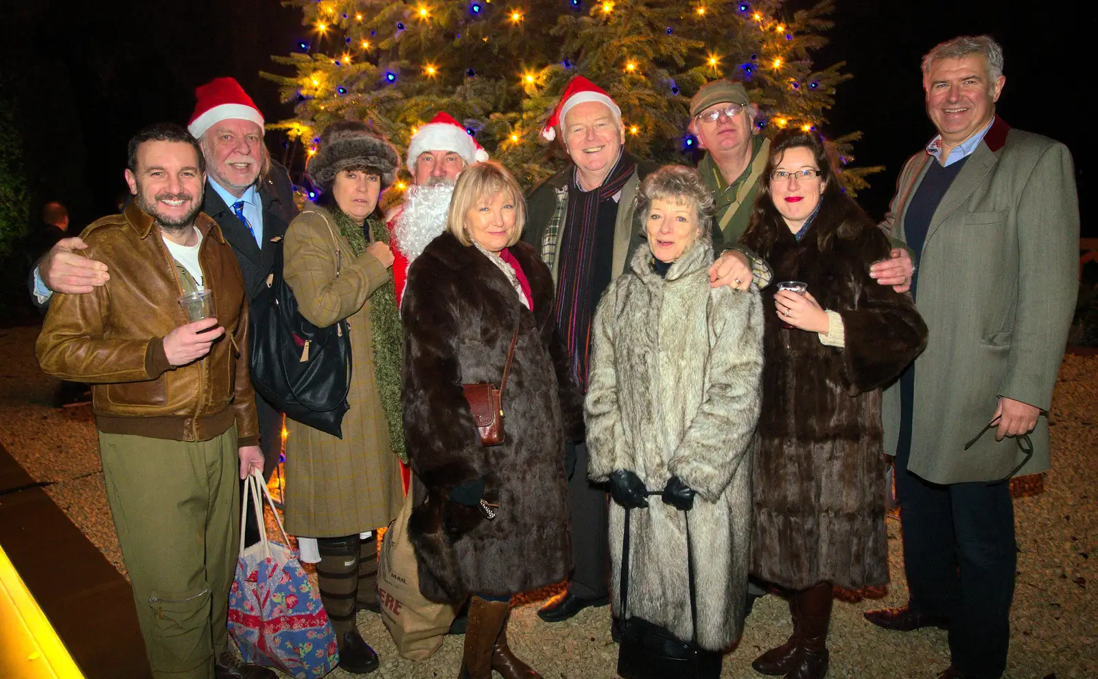 A final group photo, from Rick Wakeman, Ian Lavender and the Christmas lights, The Oaksmere, Suffolk - 4th December 2014