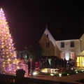 The Oaksmere and its tree, Rick Wakeman, Ian Lavender and the Christmas lights, The Oaksmere, Suffolk - 4th December 2014