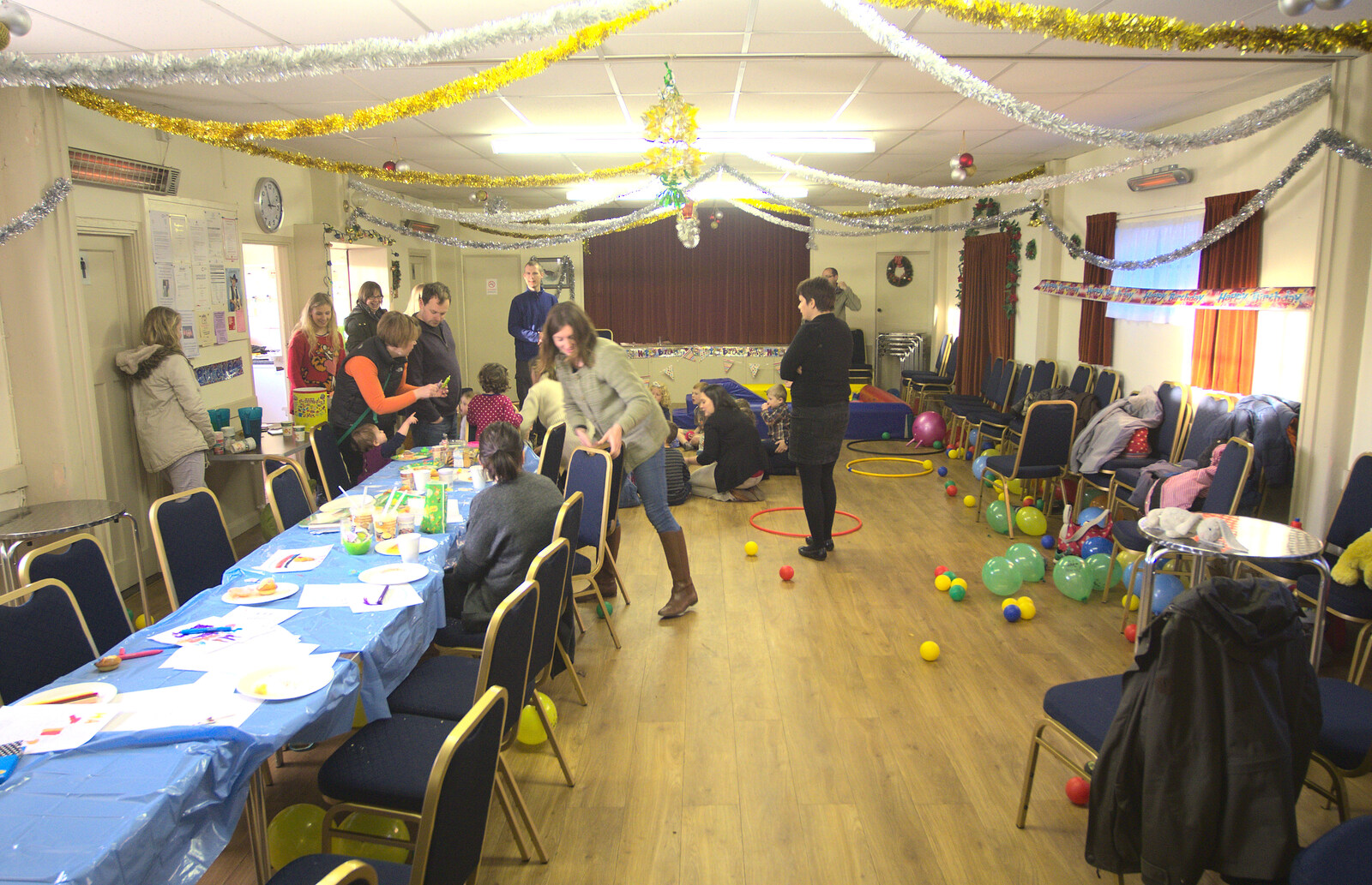 The hall empties out a little bit from The Eye Lights and a Thorpe Abbots Birthday, Suffolk and Norfolk - 6th December 2014