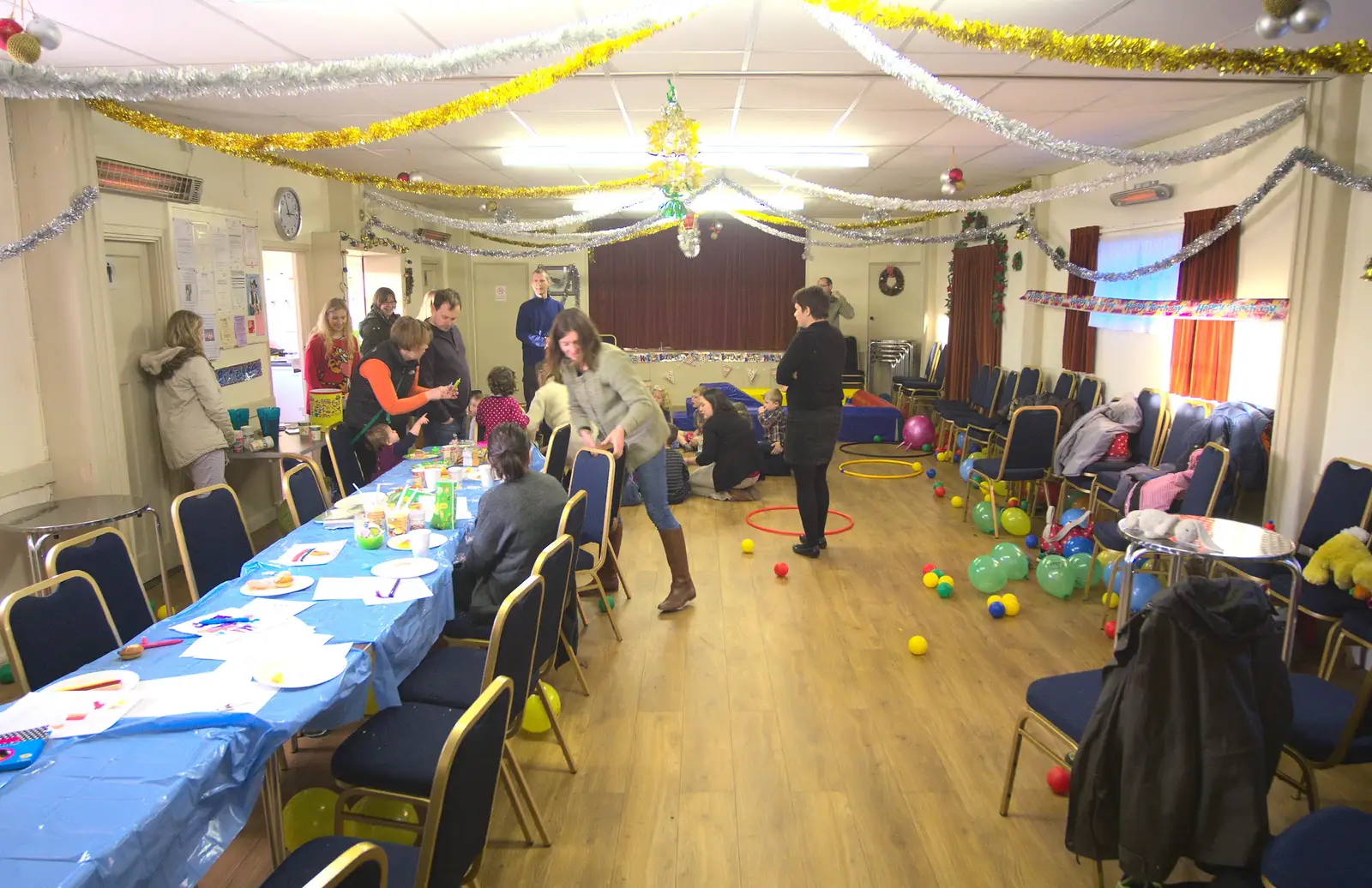 The hall empties out a little bit, from The Eye Lights and a Thorpe Abbots Birthday, Suffolk and Norfolk - 6th December 2014