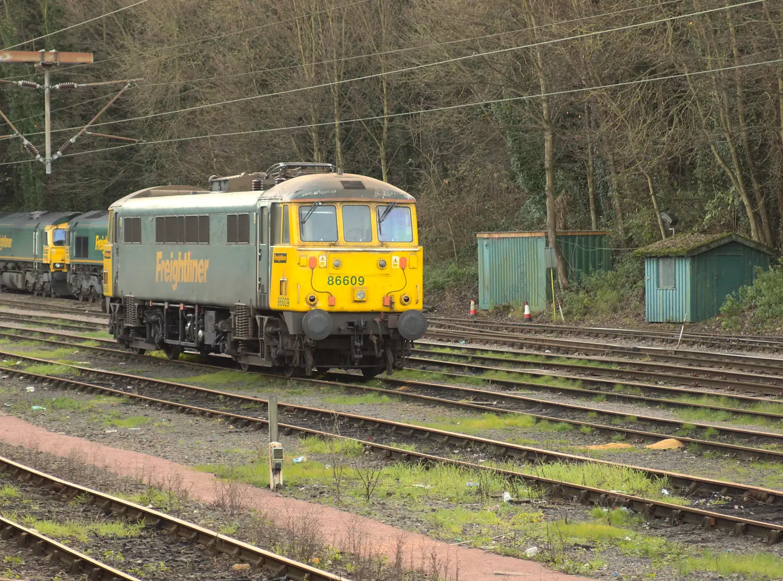 The 1963 Class 86 loco 86609 is back at Ipswich, from The BSCC Christmas Dinner, The Swan Inn, Brome, Suffolk - 6th December 2014