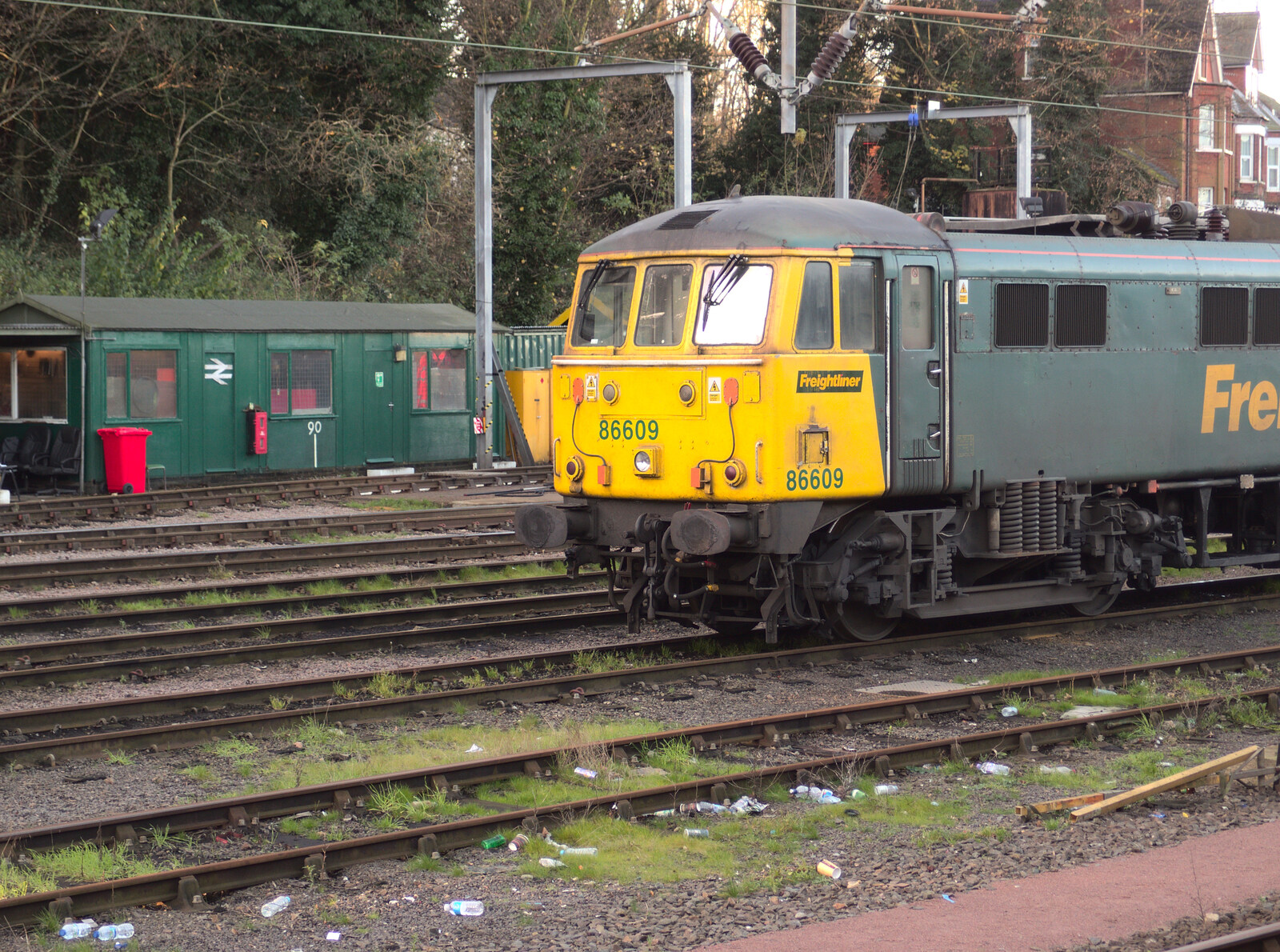 86609 trundles past from The BSCC Christmas Dinner, The Swan Inn, Brome, Suffolk - 6th December 2014