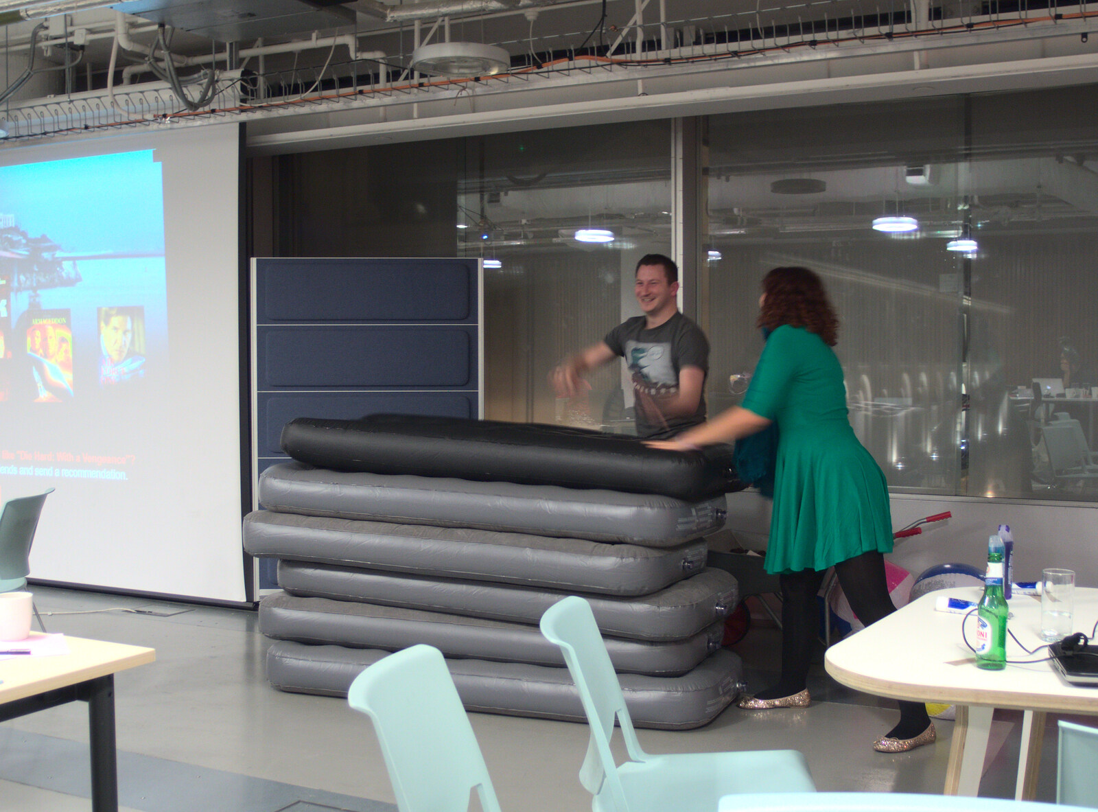 Joe and Charlie pile airbeds up from SwiftKey Innovation Nights, Westminster, London - 19th December 2014