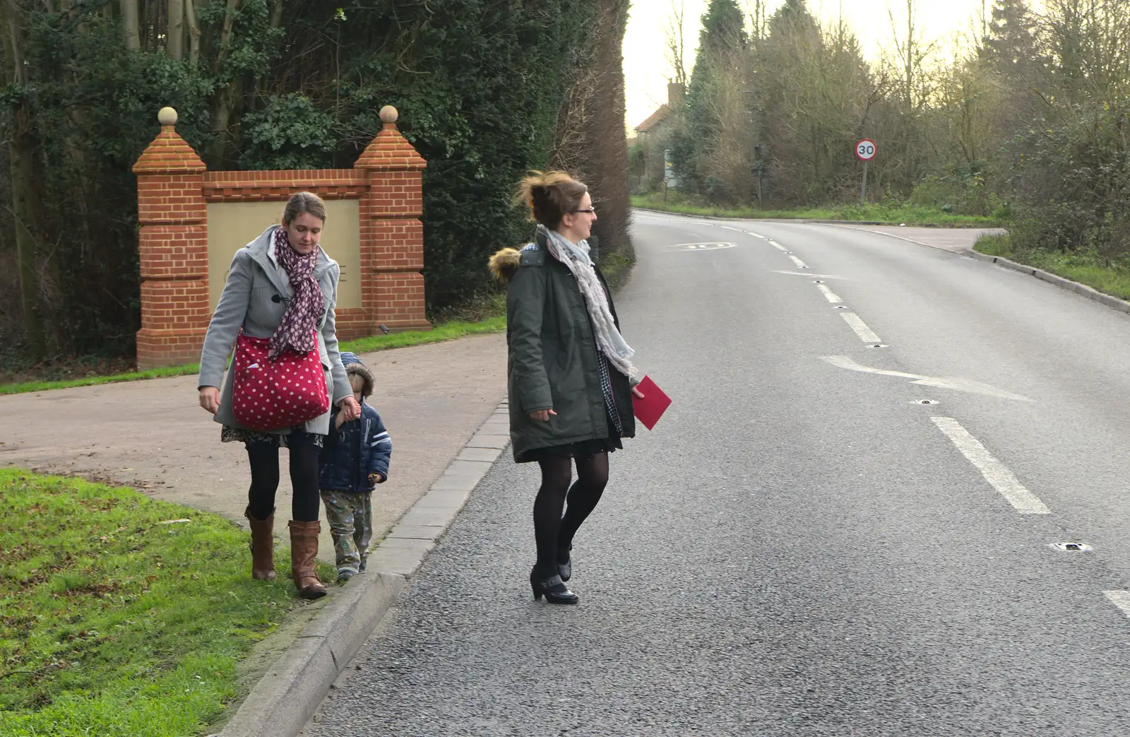 We bump into Suey on the way up the pub, from Christmas Day at the Swan Inn, Brome, Suffolk - 25th December 2014