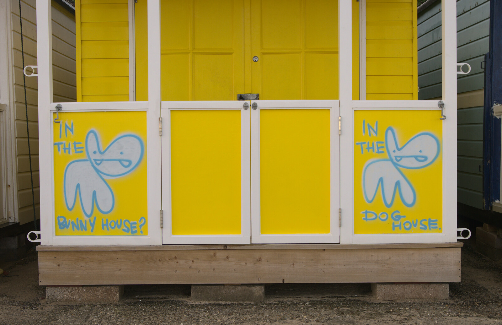 In the dog house - a yellow beach hut from Sunset on the Beach, Southwold, Suffolk - 30th December 2014