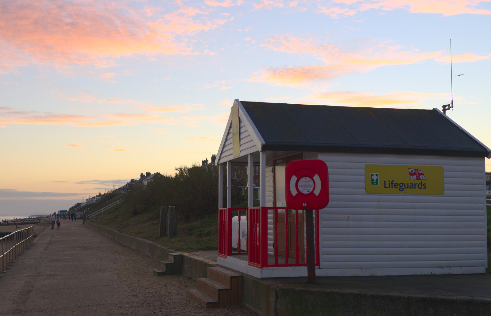 The Southwold lifeguard hut from Sunset on the Beach, Southwold, Suffolk - 30th December 2014