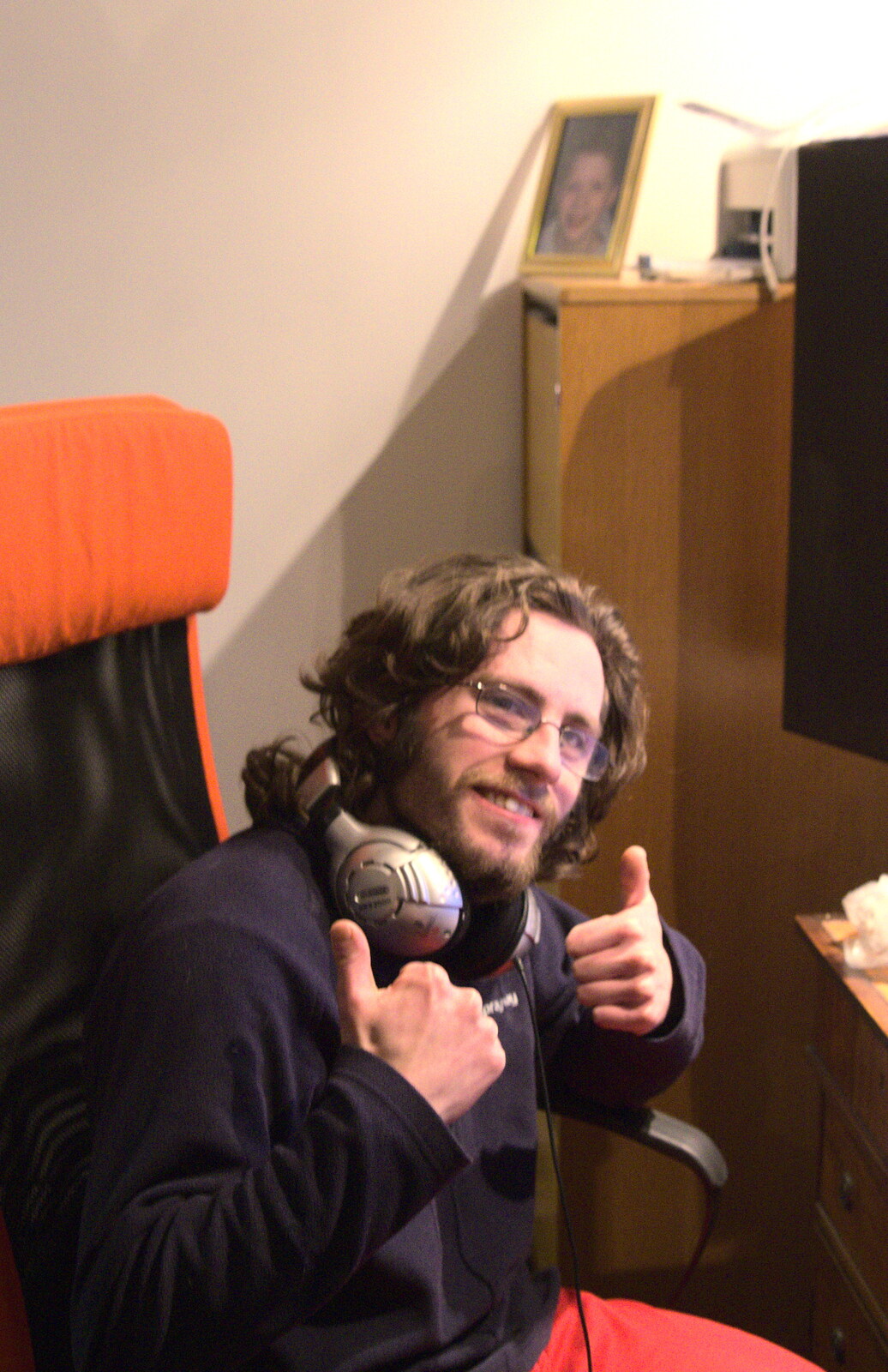 Henry gives it a thumbs up from The BBs do a Recording, Hethel, Norfolk - 18th January 2015