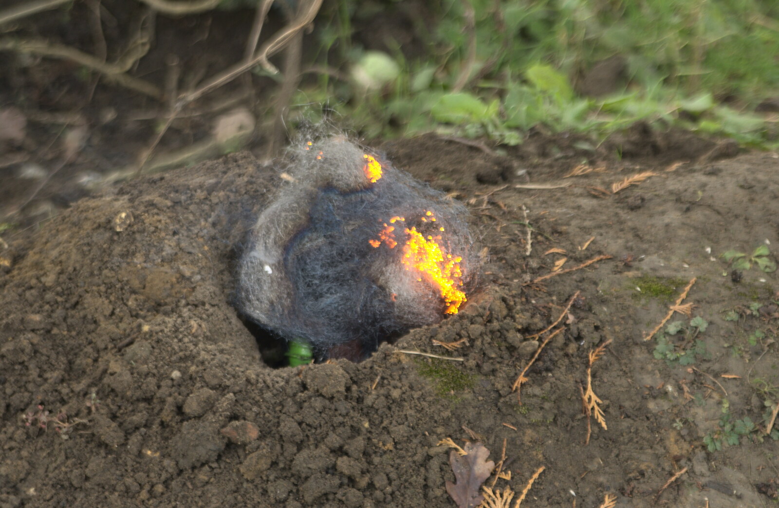 We burn some steel wool from Fred and the Volcano, Brome, Suffolk - 8th February 2015