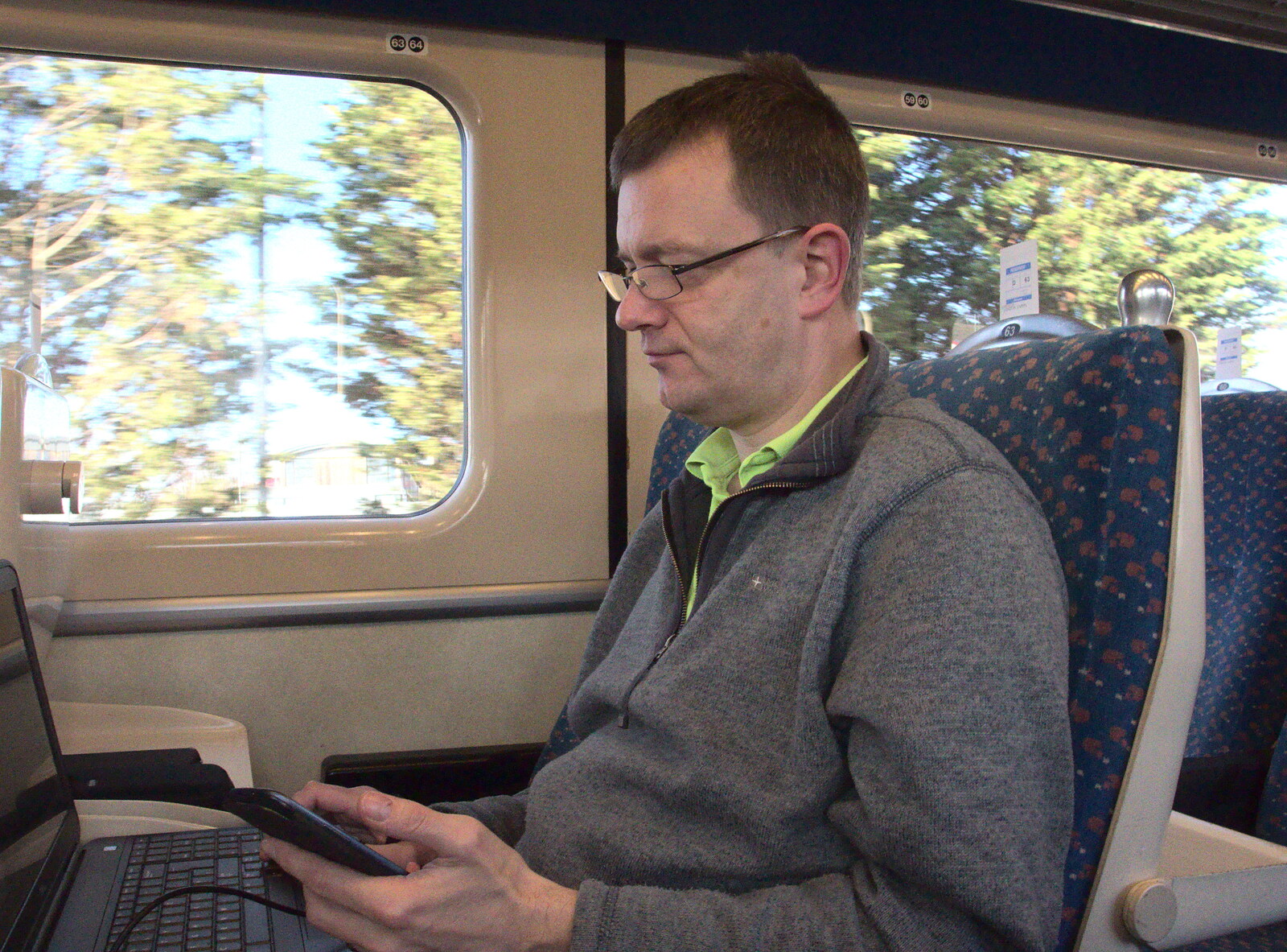 Nosher does the mobile office thing from The Mobile Train Office, Diss to London - 5th March 2015