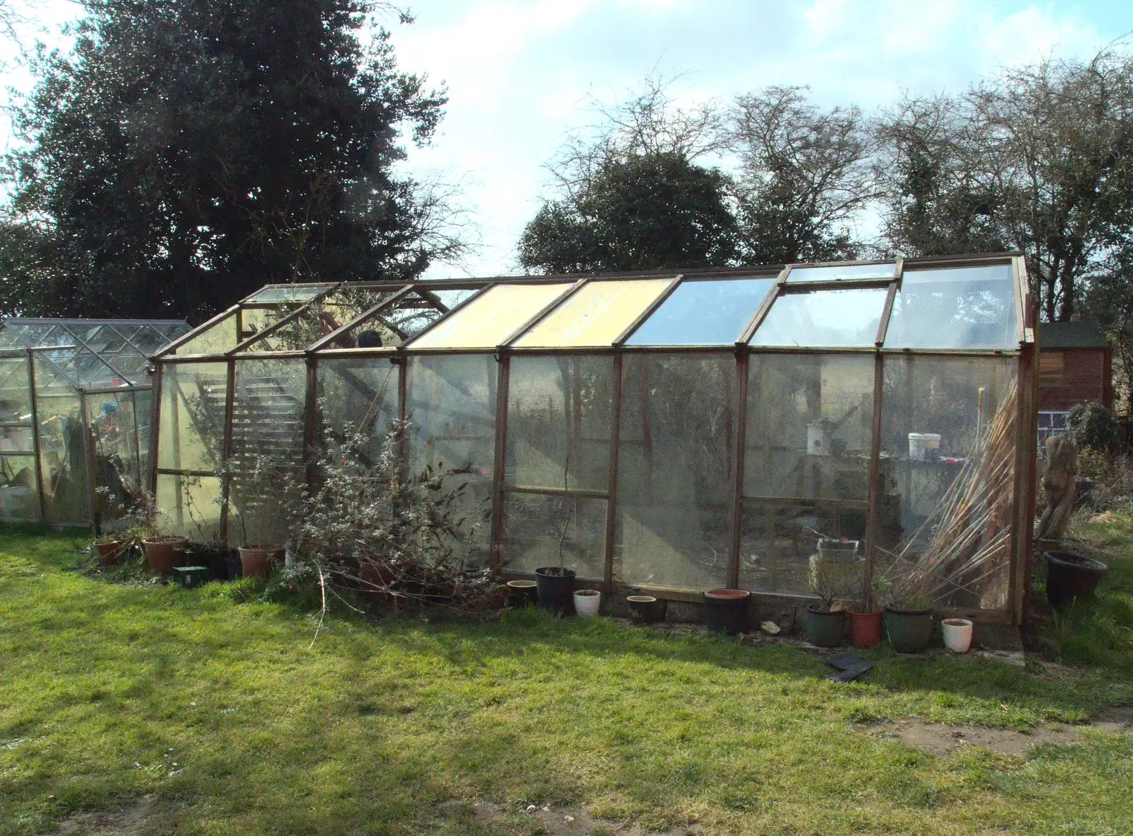 The greenhouse has reached the end of the road, from A Crashed Car and Greenhouse Demolition, Brome, Suffolk - 20th March 2015