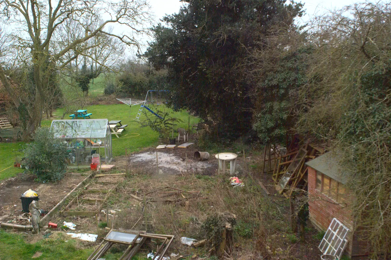 The greenhouse has gone, from A Crashed Car and Greenhouse Demolition, Brome, Suffolk - 20th March 2015