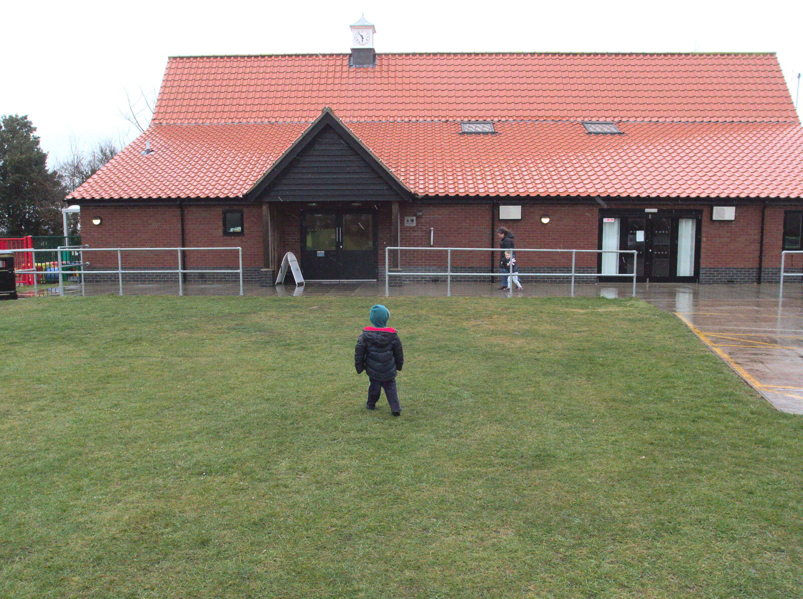 Harry heads to Occold village hall from The Last Day of Pre-School and Beer at the Trowel and Hammer, Cotton, Suffolk - 29th March 2015