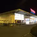 Tesco by night, Diss Kebabs and Pizza Express, Ipswich, Suffolk - 7th May 2015