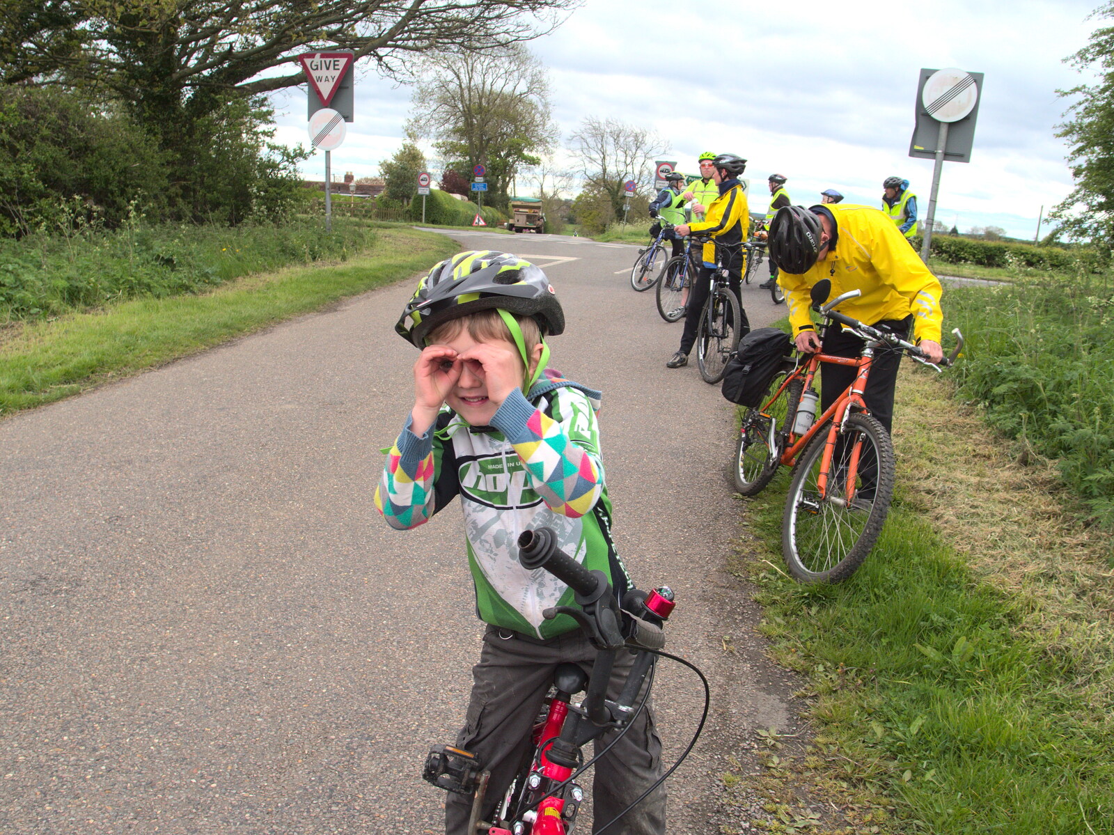 Fred gets his peepers out from The BSCC Weekend Away, Lyddington, Rutland - 9th May 2015