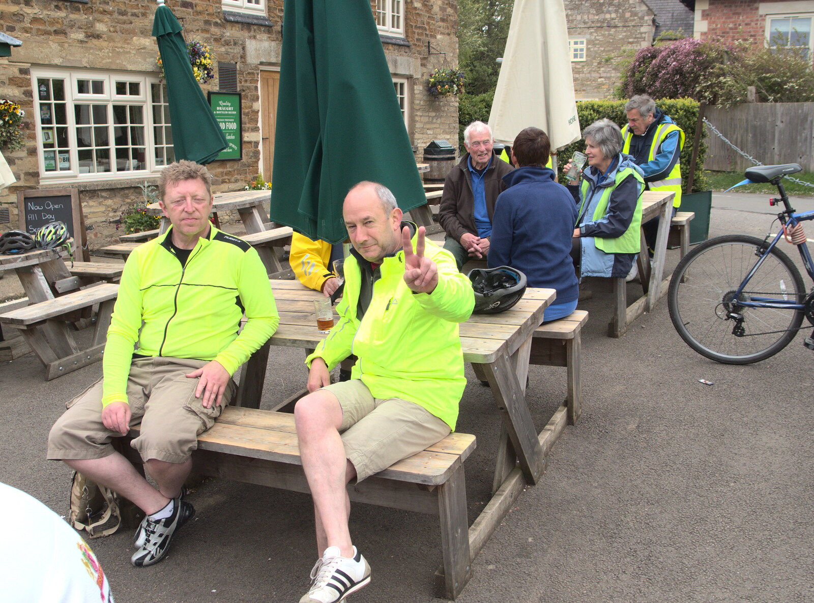 DH does a Winston from The BSCC Weekend Away, Lyddington, Rutland - 9th May 2015
