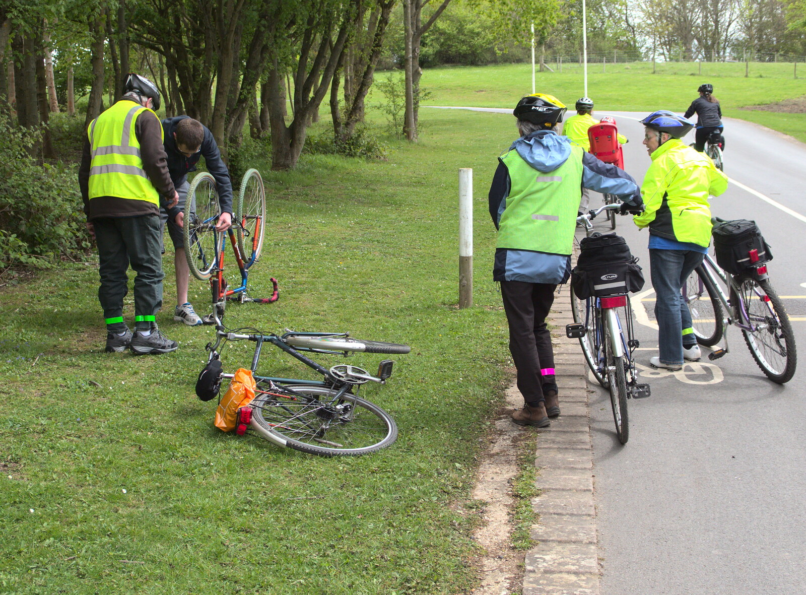 There's a pause for a breakdown from The BSCC Weekend Away, Lyddington, Rutland - 9th May 2015
