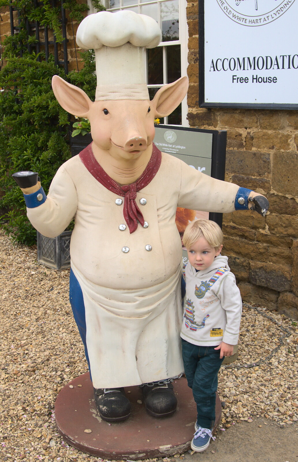 Harry and the pig-chef from The BSCC Weekend Away, Lyddington, Rutland - 9th May 2015