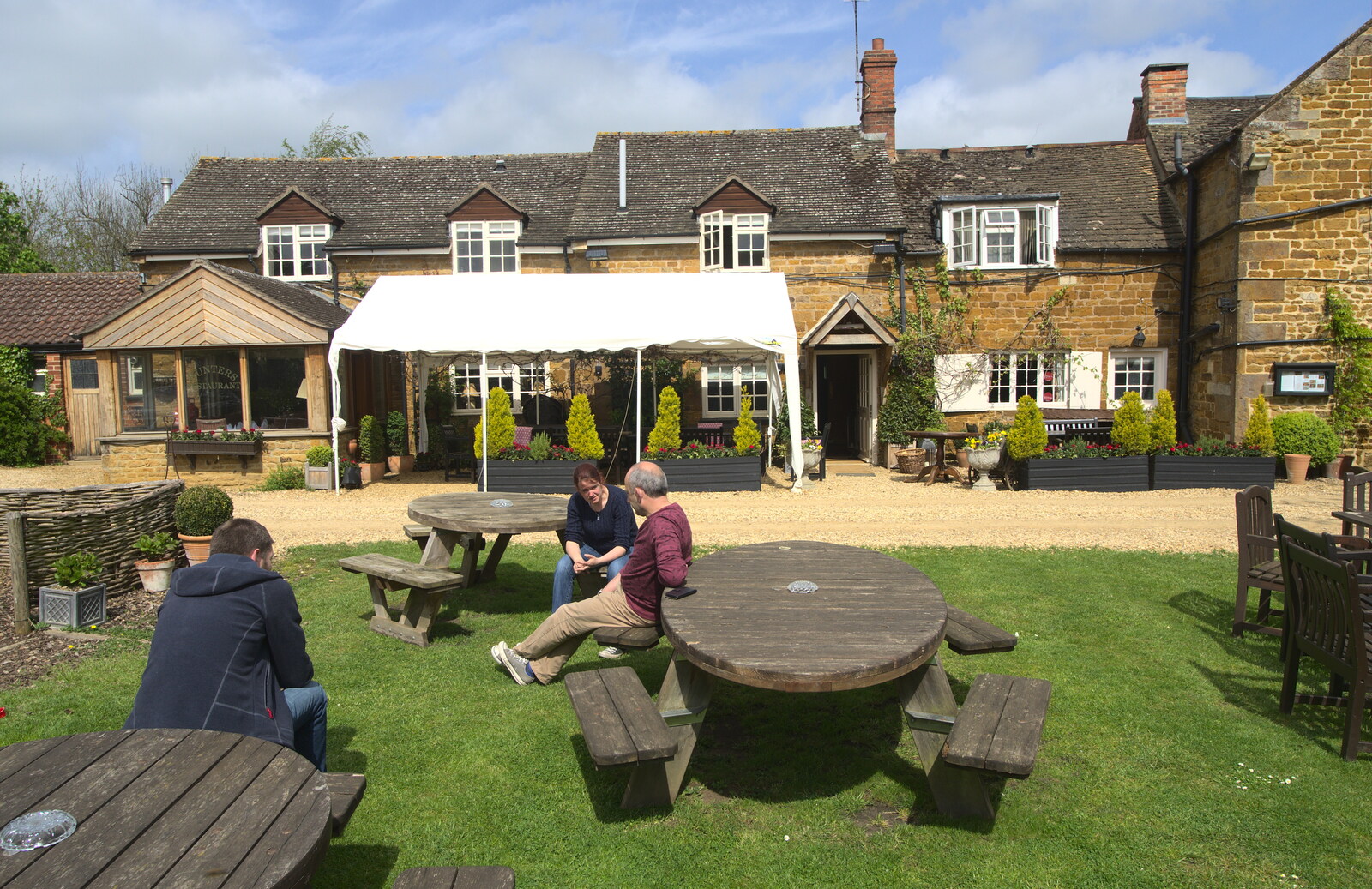 In the hotel's beer garden from The BSCC Weekend Away, Lyddington, Rutland - 9th May 2015
