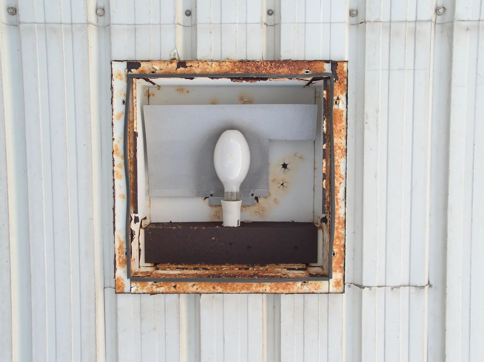 A rusted-out light fitting in the roof, from A Derelict Petrol Station, Palgrave, Suffolk - 16th May 2015