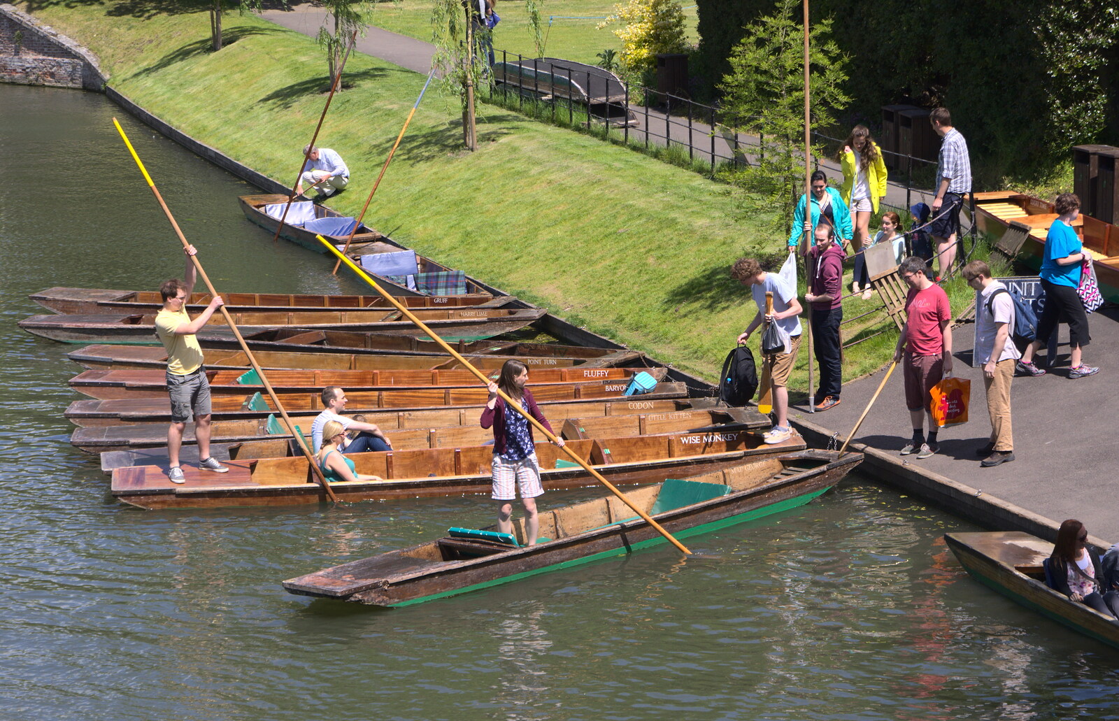 Pushing a punt out from Punting With Grandad, Cambridge, Cambridgeshire - 6th June 2015