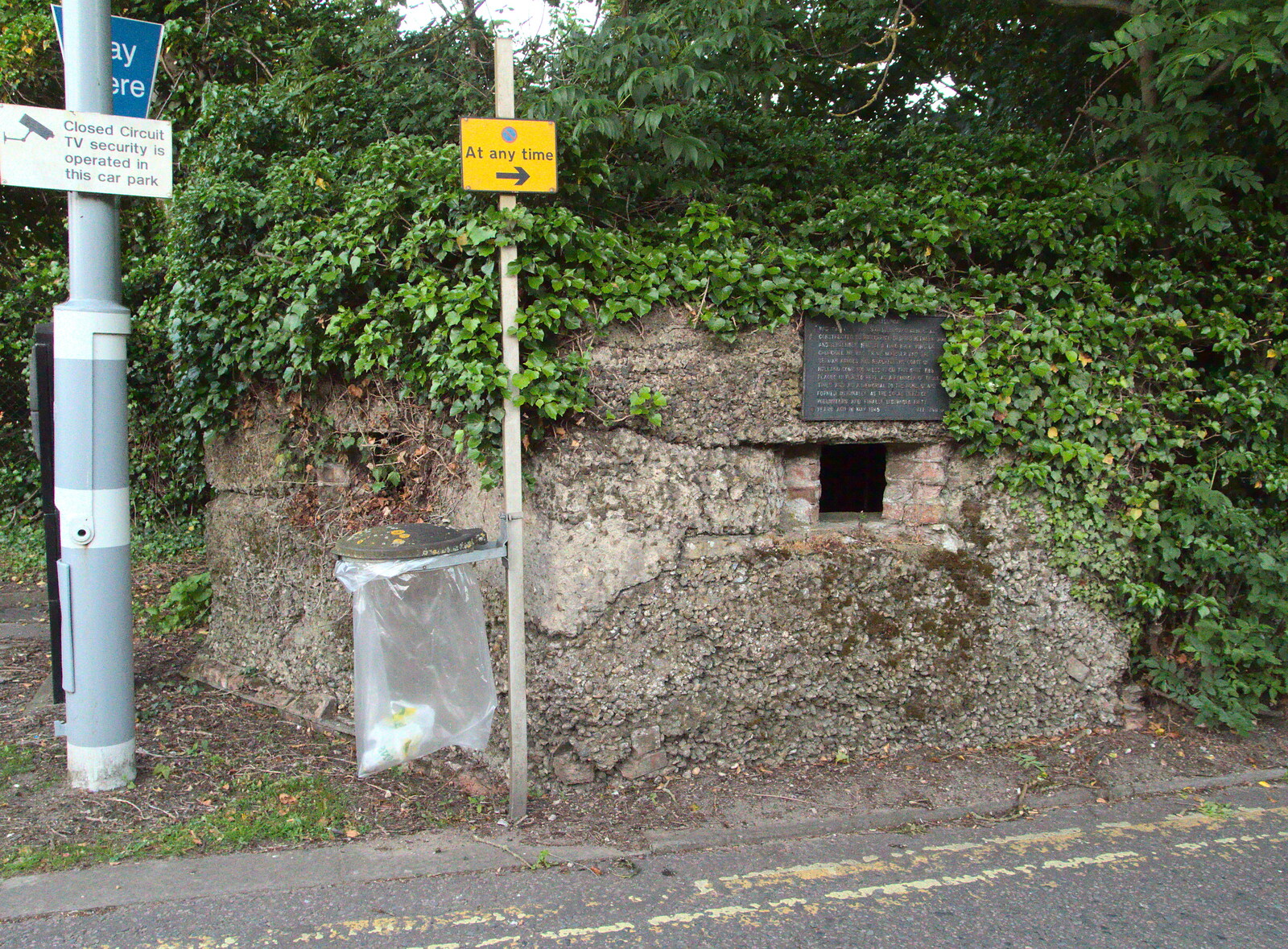 The almost-hidden pill box by the station from SwiftKey Does AirSoft, Epsom, Surrey - 11th June 2015