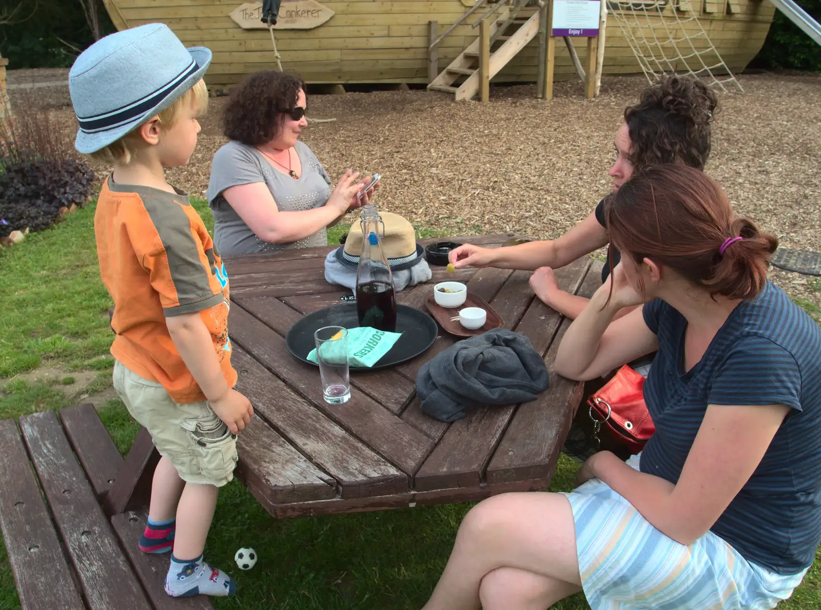 Drinks at the Oaksmere, from A visit from Da Gorls, Brome, Suffolk - 27th June 2015