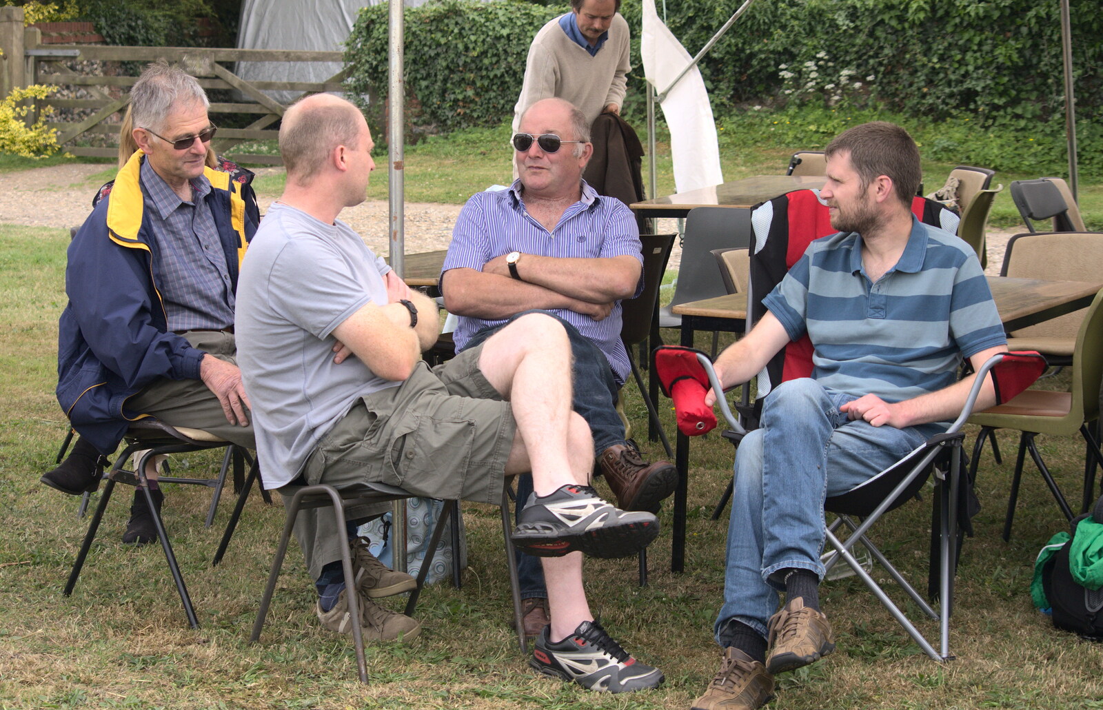 The boys discuss stuff from Thrandeston Pig Roast, Thrandeston Little Green, Suffolk - 28th June 2015