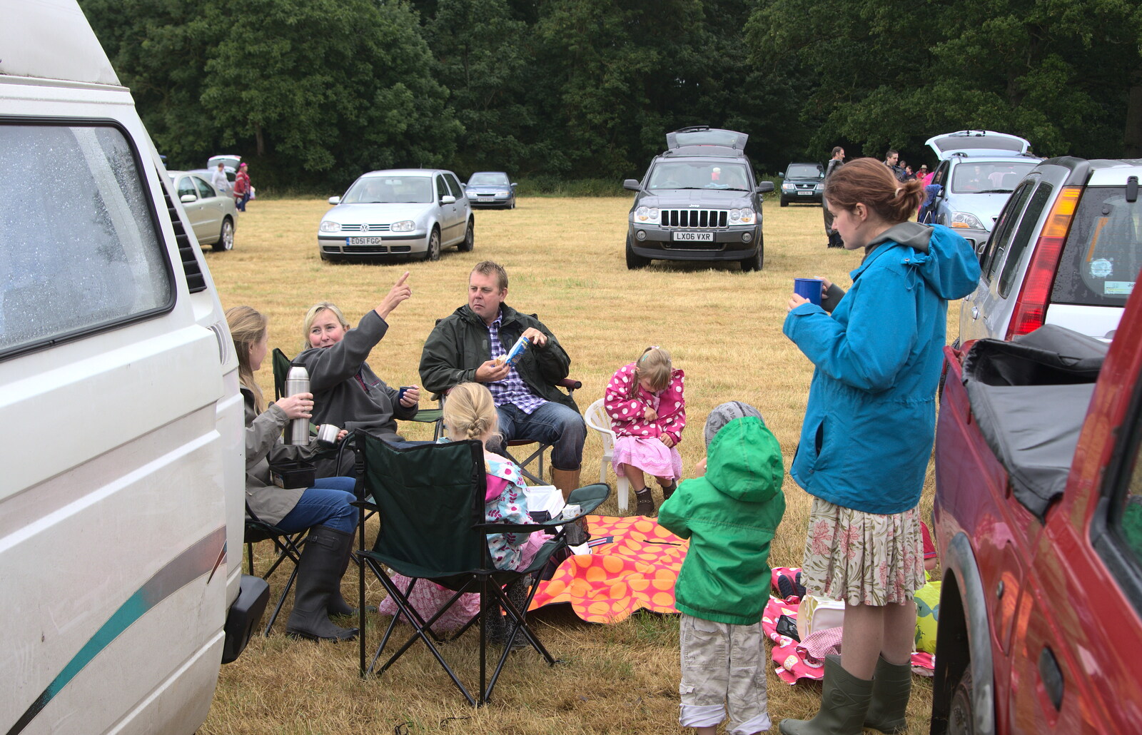 Picnic time from The Pink Ladies Tractor Run, Harleston and Gawdy Park, Norfolk - 5th July 2015