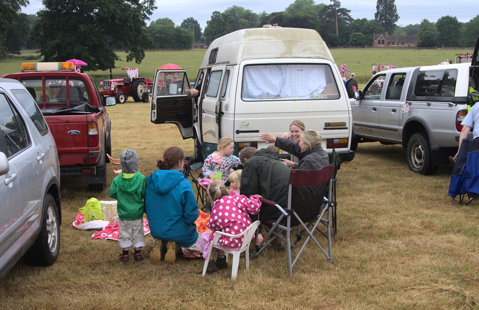 A picnic by the van from The Pink Ladies Tractor Run, Harleston and Gawdy Park, Norfolk - 5th July 2015