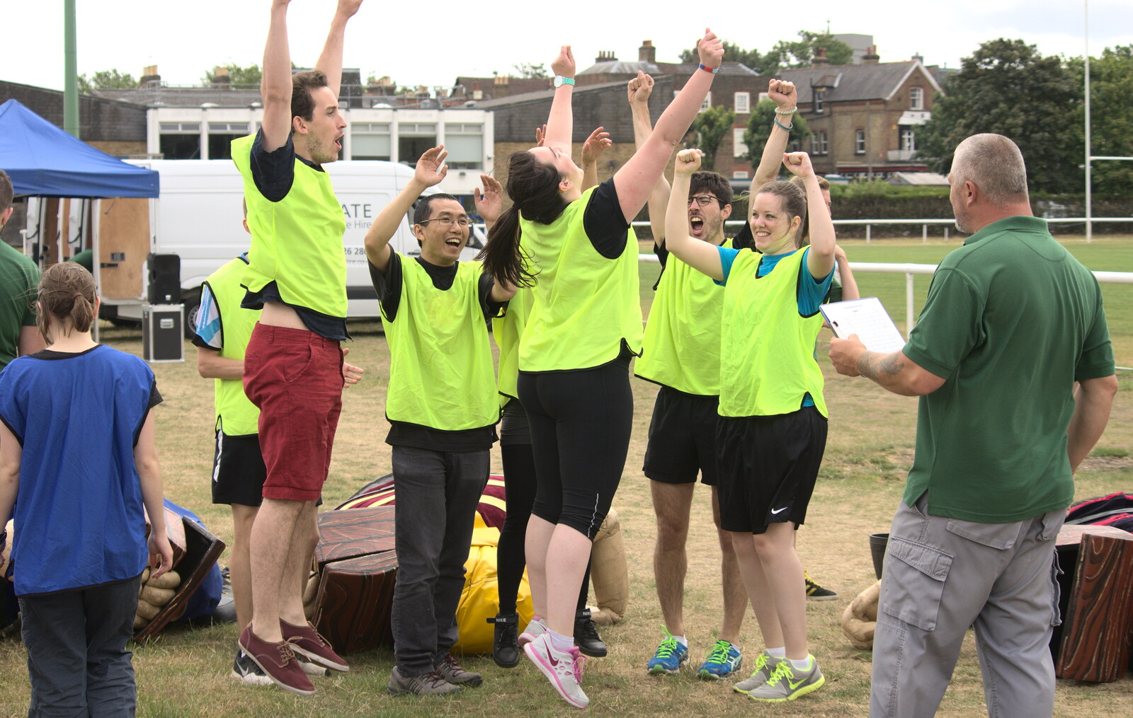 Yellow team bounce around from It's a SwiftKey Knockout, Richmond Rugby Club, Richmond, Surrey - 7th July 2015