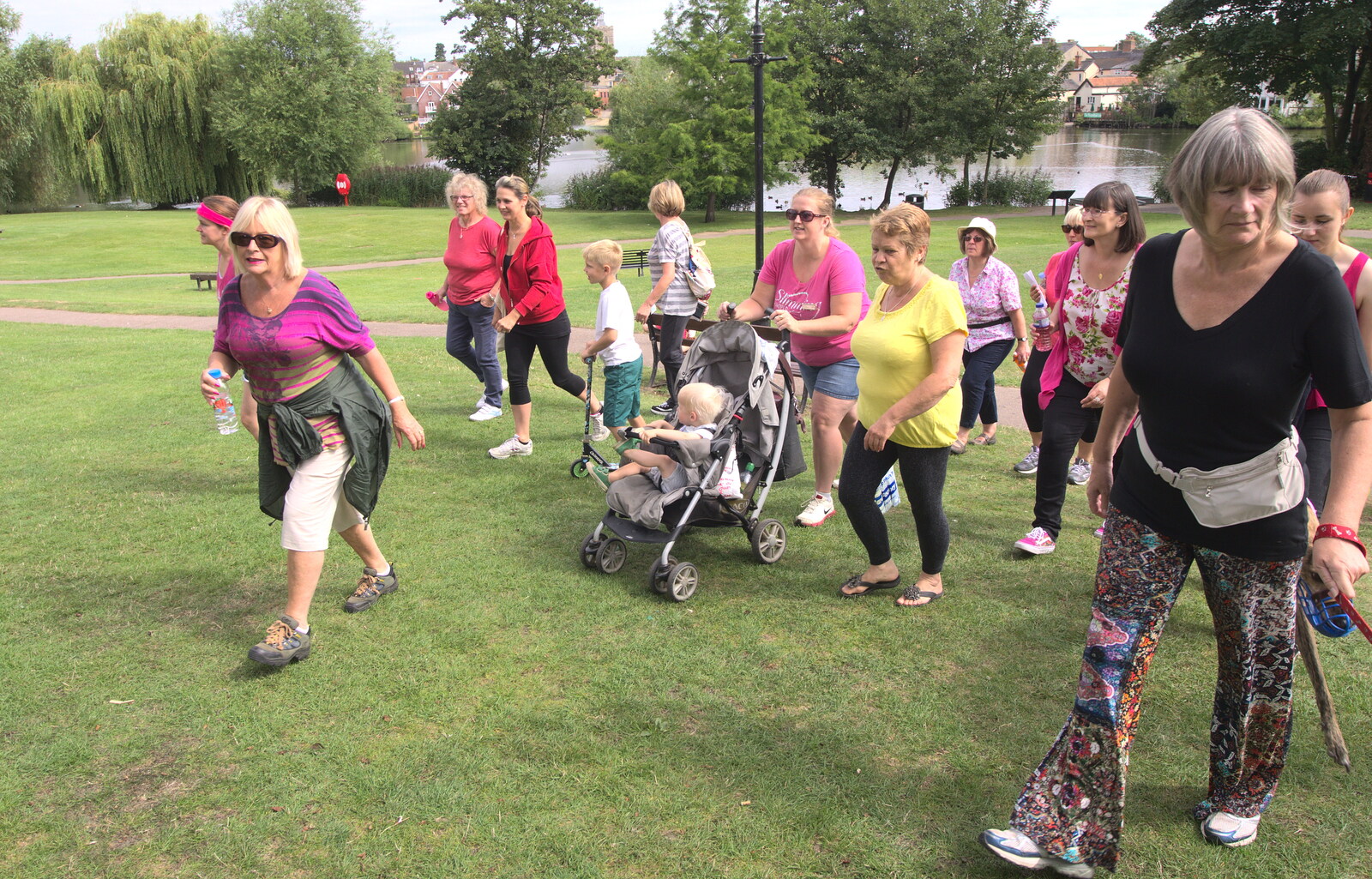 The walkers set off from A Race For Life, The Park, Diss, Norfolk - 16th August 2015