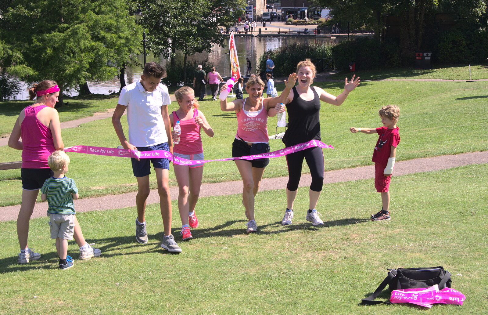 More runners finish from A Race For Life, The Park, Diss, Norfolk - 16th August 2015
