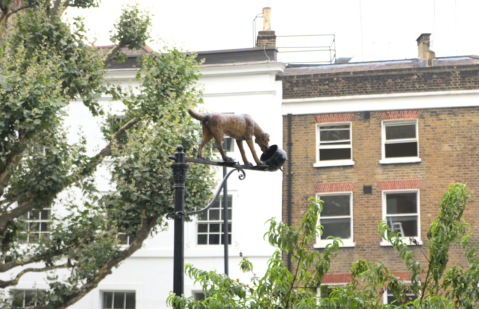 A statue of a dog eating out of a cooking pot from Fred's Cast and a SwiftKey Lunch, Waterloo, London - 18th August 2015