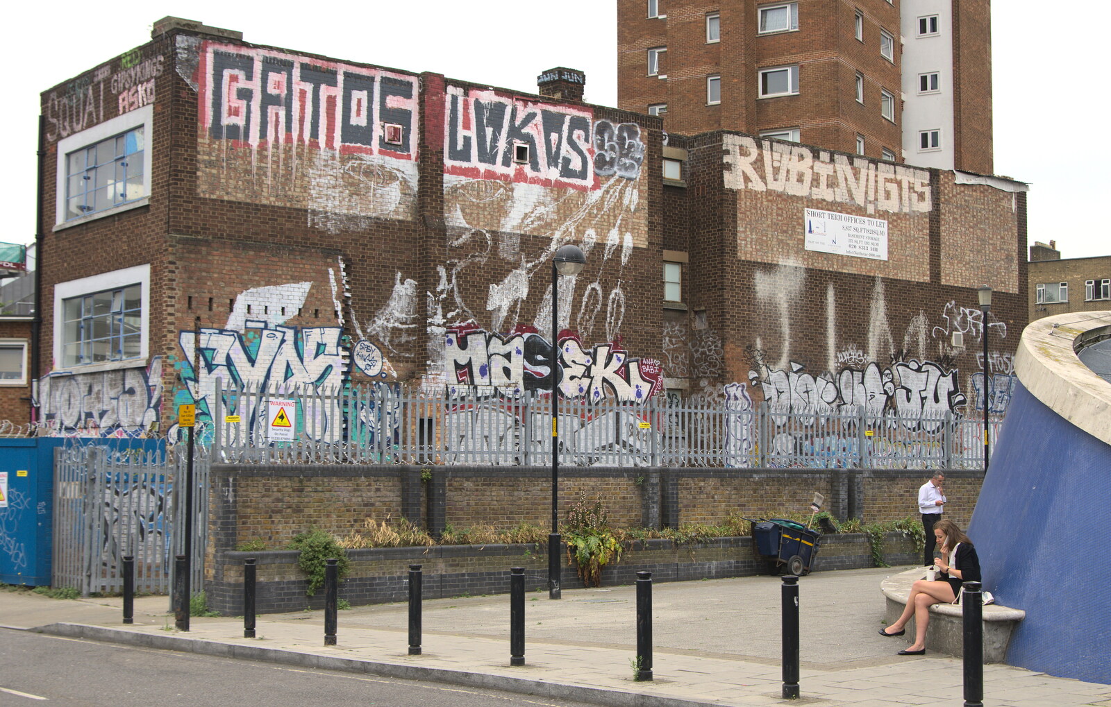 More graffiti near the back of Waterloo Station from Fred's Cast and a SwiftKey Lunch, Waterloo, London - 18th August 2015