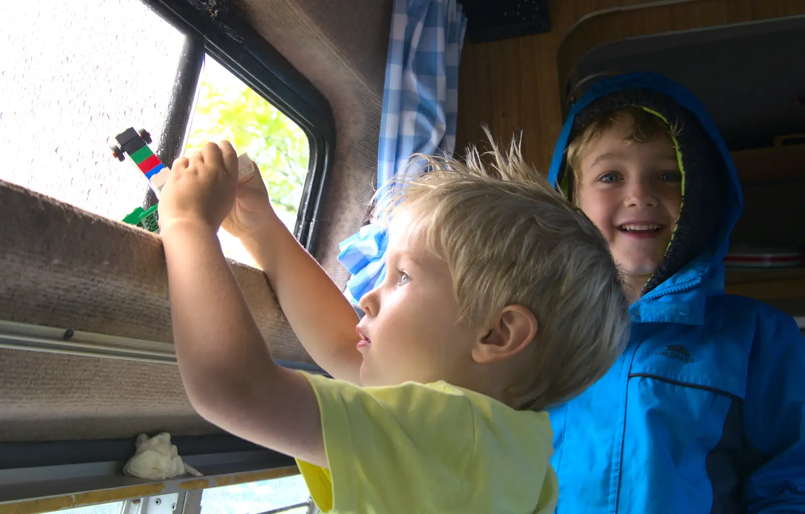 Harry and Fred in the van, from A Trip to Hurst Castle, Keyhaven, Hampshire - 28th August 2015