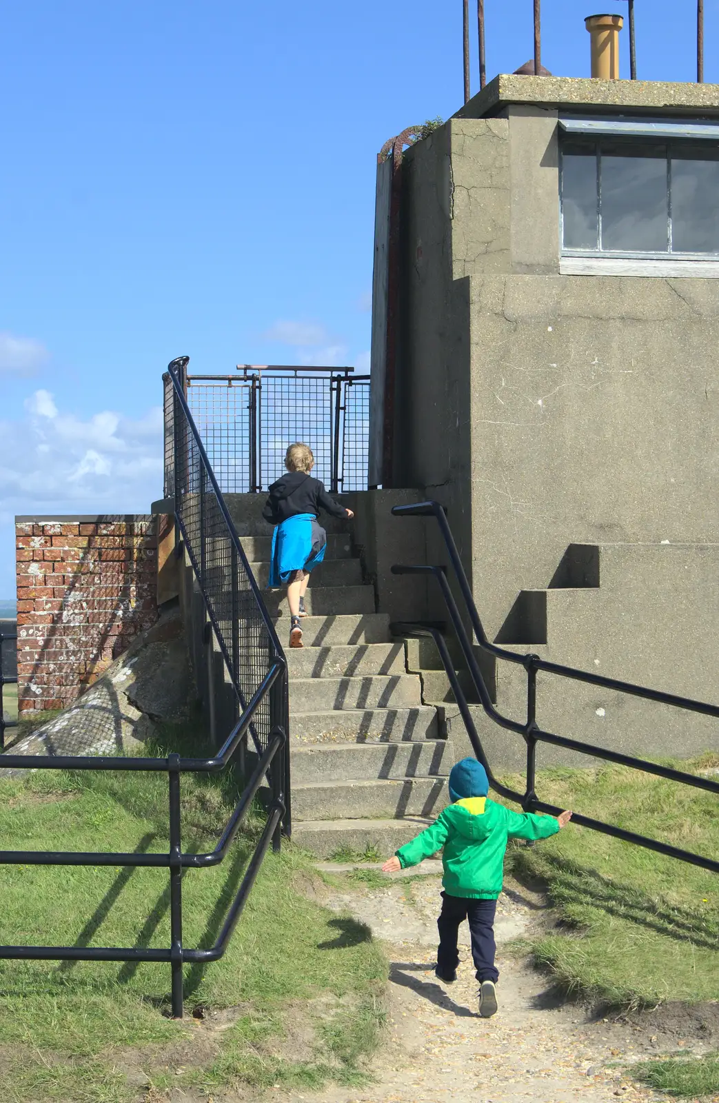 Fred and Harry run up to another observation room, from A Trip to Hurst Castle, Keyhaven, Hampshire - 28th August 2015