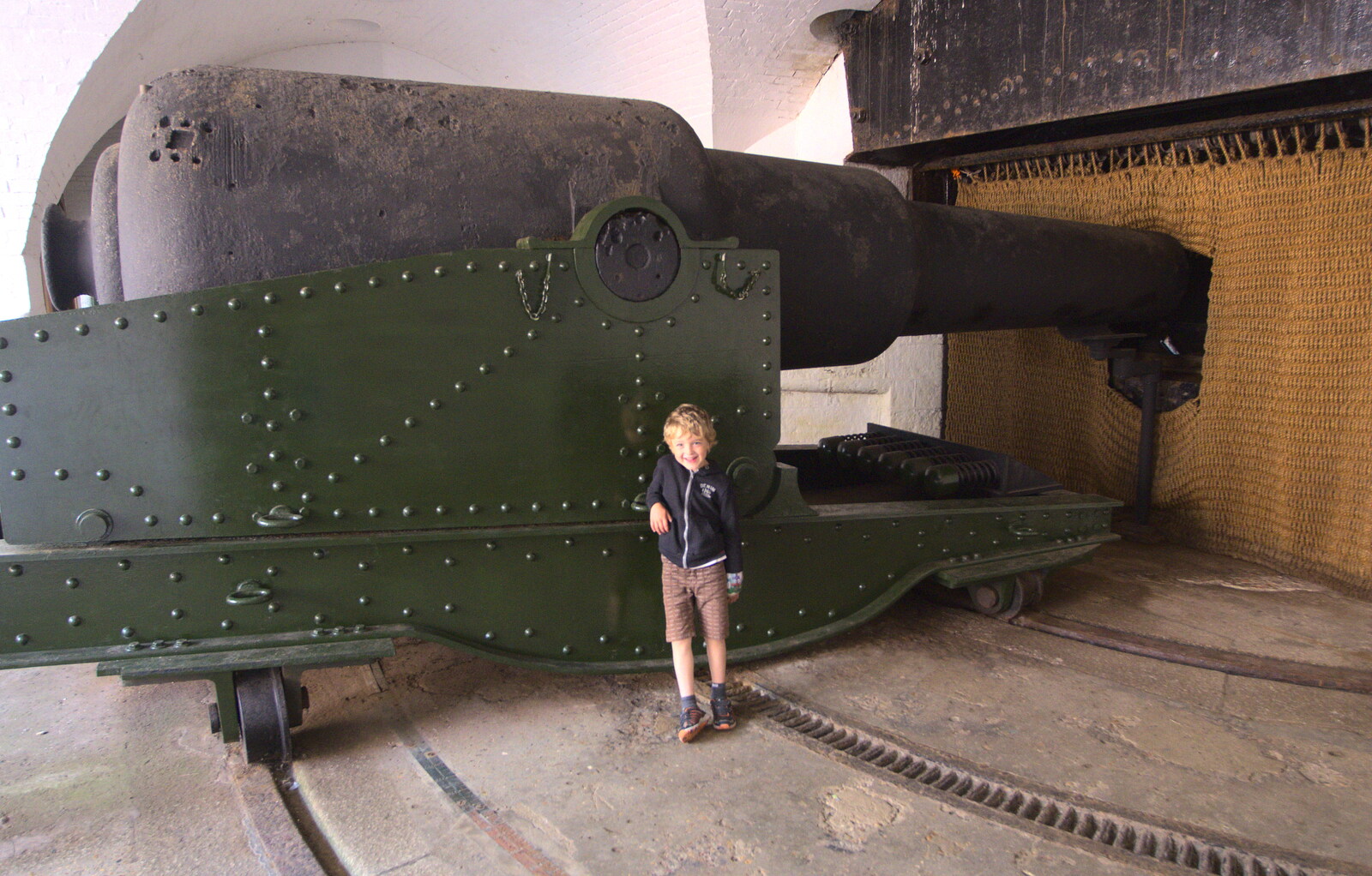 Fred and a massive 12.5' gun from A Trip to Hurst Castle, Keyhaven, Hampshire - 28th August 2015