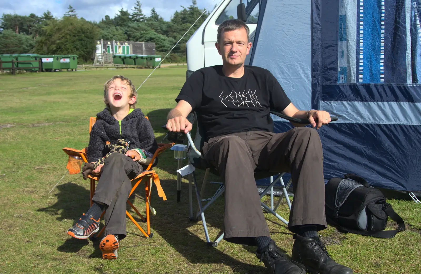 Fred has a laff as Nosher looks grumpy, from Camping at Roundhills, Brockenhurst, New Forest, Hampshire - 29th August 2015